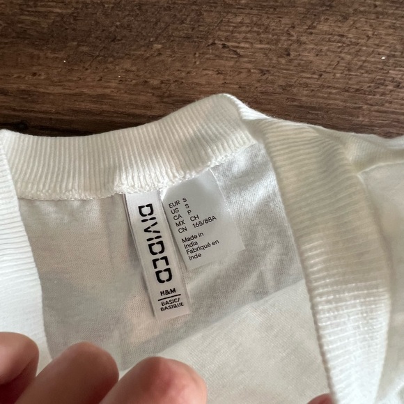 Divided H&M white cropped muscle tee tank - Picture 2 of 4